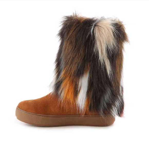 Penny Loves Kenny Shoes - NWOT. Penny Loves Kenny Airbursh bootie.